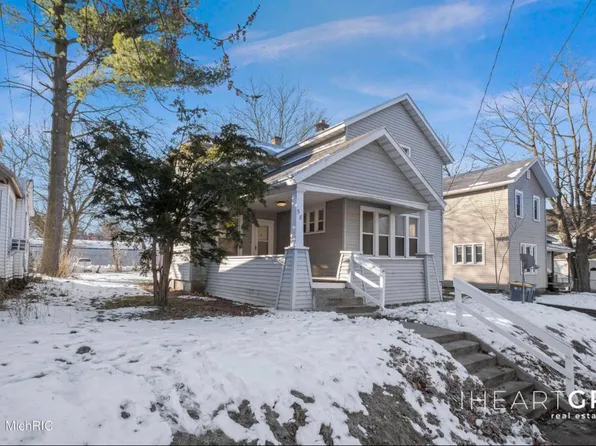 58 Caledonia St NE, Grand Rapids, MI 49505