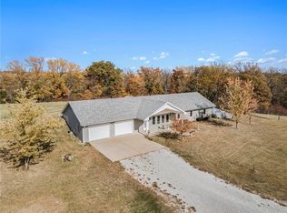 11900 Masonic Dr, Dearborn, MO 64439