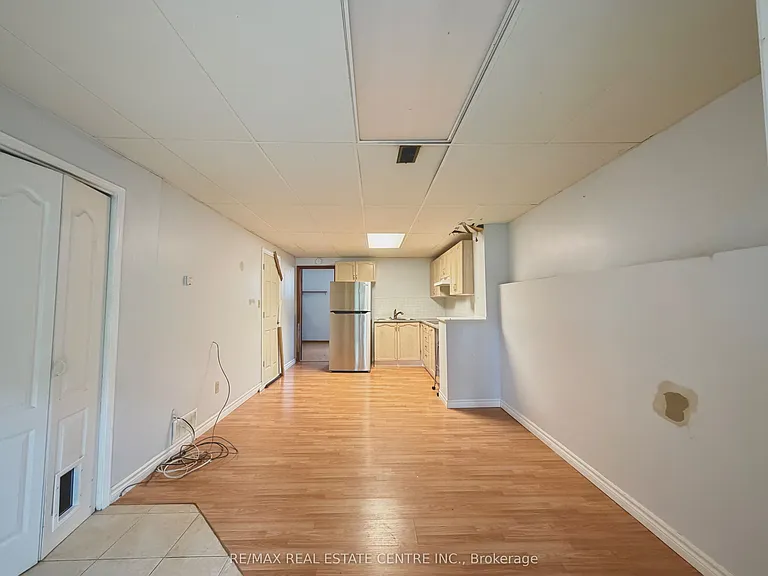 628 Main St E — Photo 7