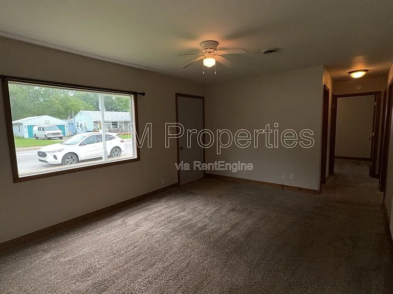 1504 N Philips St — Photo 4