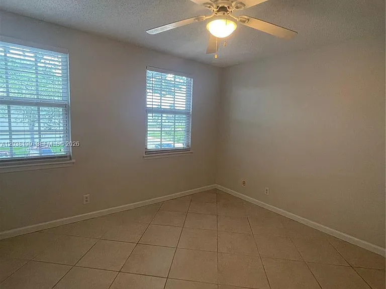 3100 SW 50th St — Photo 10