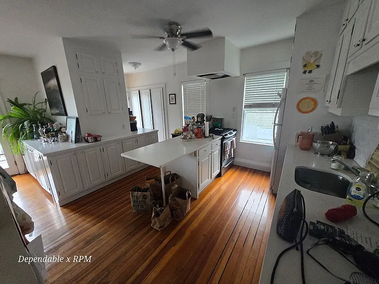 19-21 Granville Rd. — Photo 8