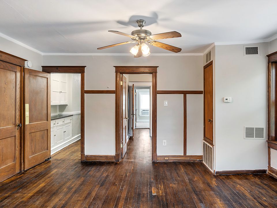 1st image of 3634 Forest Ave #3NE