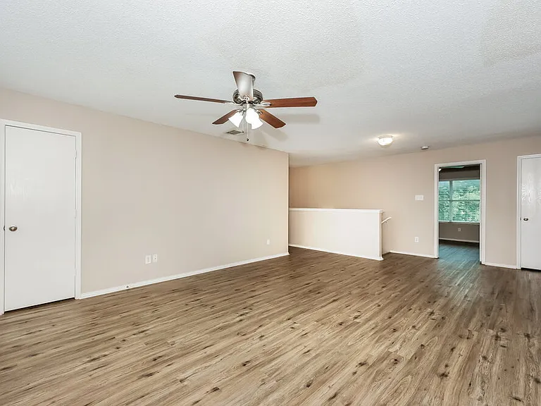 317 Blairwood Dr — Photo 4