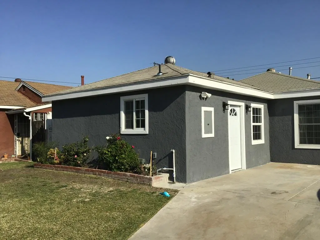 11836 Dalwood Ave — Photo 2