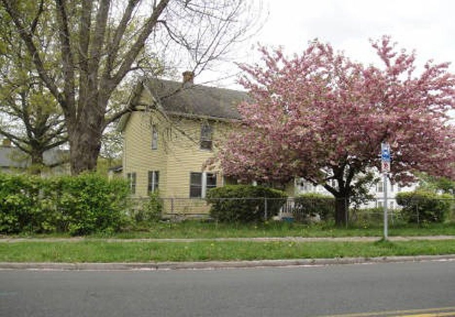 219 Cornwall St, Hartford, CT 06112 Zillow