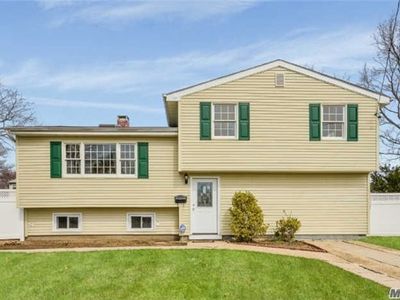 40 Speed St, Brentwood, NY, 11717