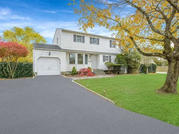 1400 Wave Avenue, Medford, NY 11763