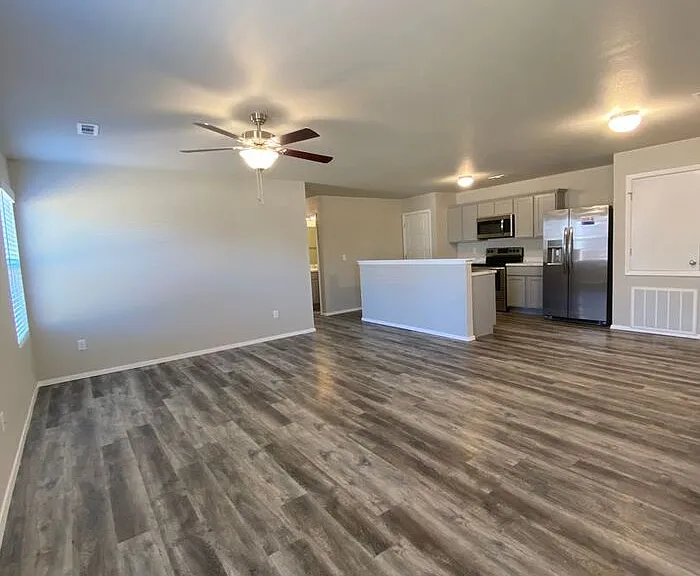 2701 Denver St — Photo 4