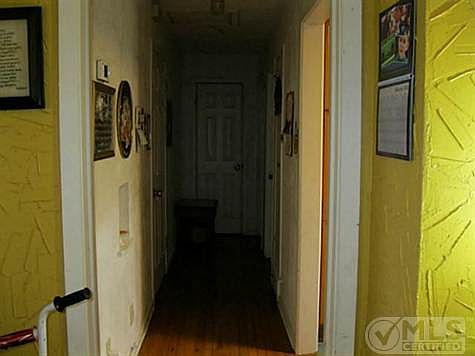 5th image of 201 Glenridge Dr
