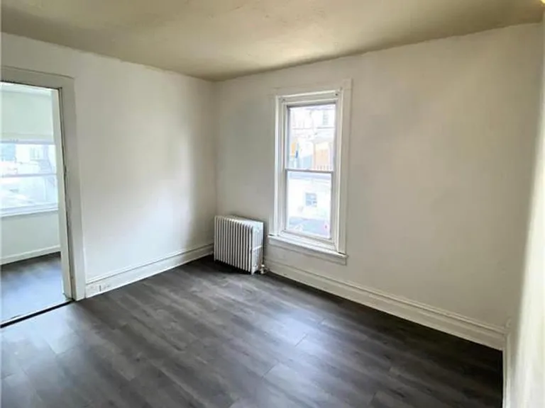 711 N Fountain St — Photo 3