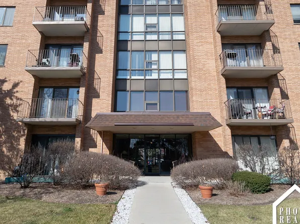 1727 W Crystal Ln Unit 502, Mount Prospect, IL 60056