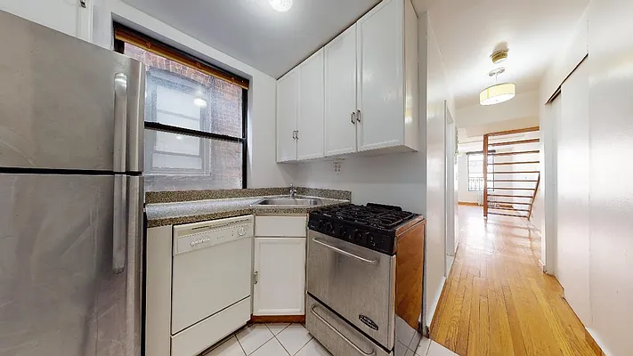 Rented by Bond New York | media 9