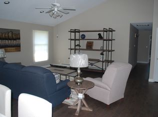 1150 8th St, Carlyle, IL