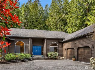 8387 NE Sumanee Pl, Bainbridge Island, WA 98110