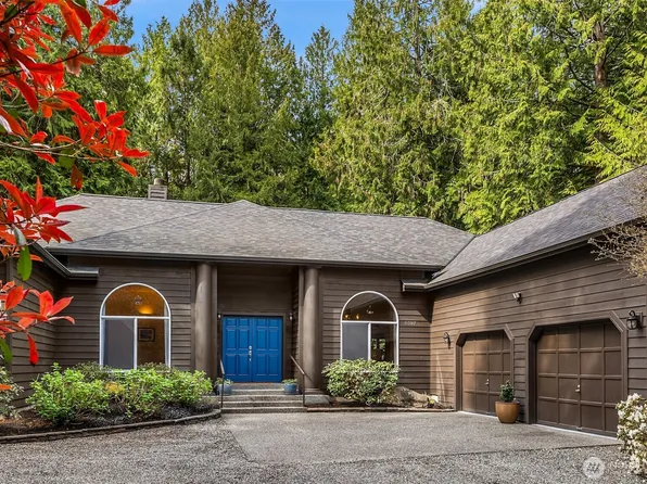 8387 NE Sumanee Place, Bainbridge Island, WA 98110