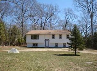 11 Cedar Knoll Dr, Ashaway, RI 02804