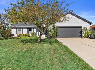 3242 W Kimberly Ave, Greenfield, WI 53221