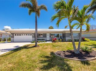 106 19th St, Belleair Beach, FL 33786