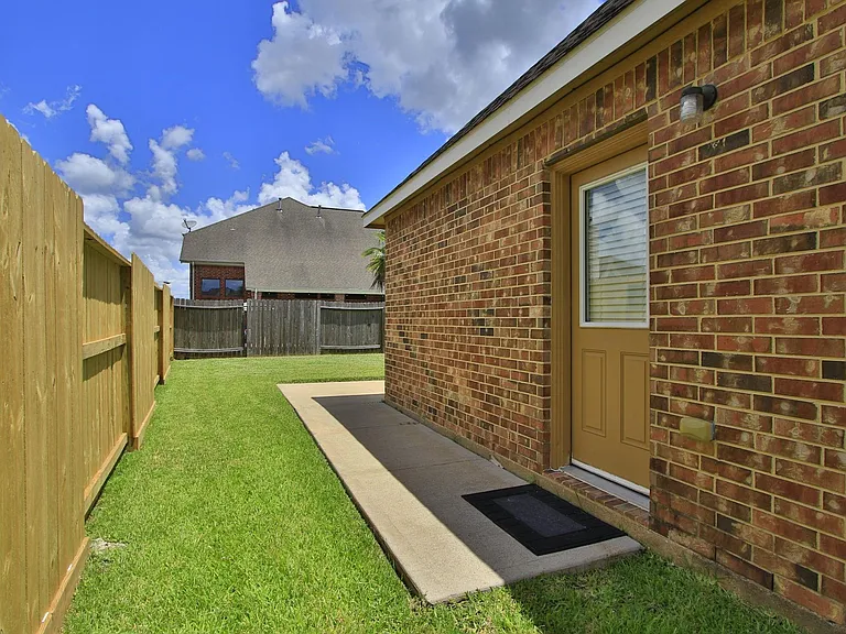 271 Westwood Dr — Photo 38