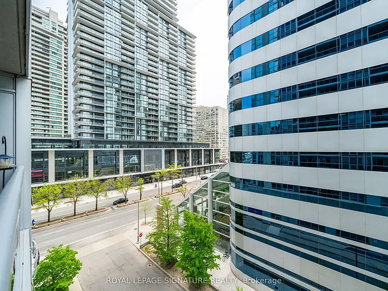 4968 Yonge St #712 — Photo 33