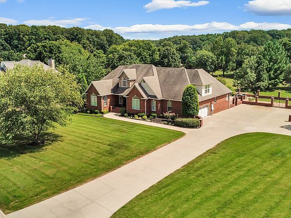2nd image of 4884 Saint Andrew Ct