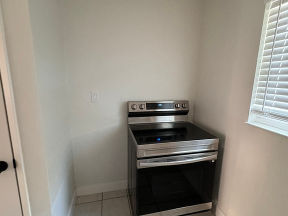 4th image of 405 S 7th St #12