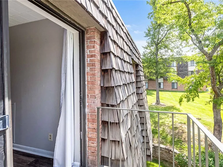 533 Forest Green Dr — Photo 18