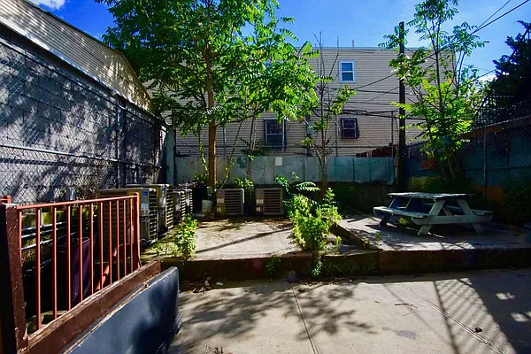 Rented by Lofts and Flats LLC | media 32