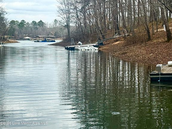 4th image of 58 Long Point Rd