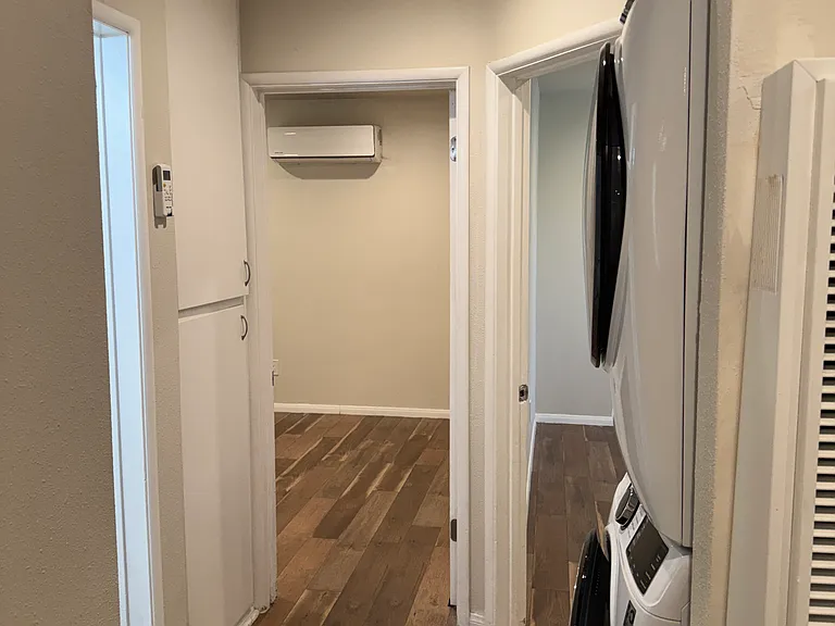 24433 University Ave — Photo 7