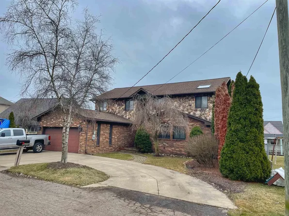 46898 Roselane Dr, New Baltimore, MI 48047