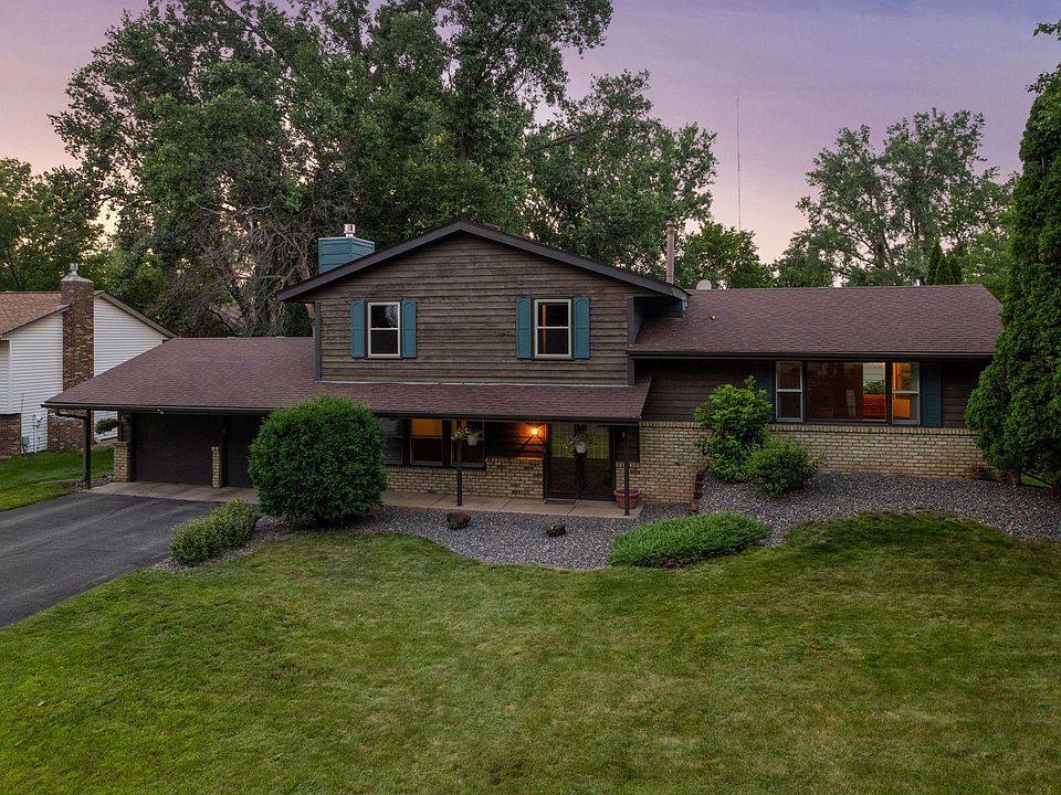 1st image of 535 Lake Cove Ct