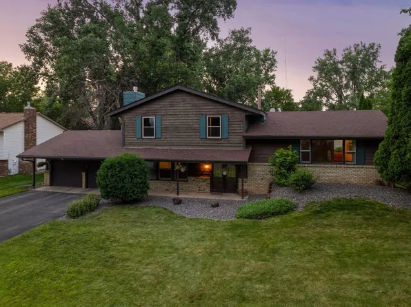535 Lake Cove Ct, Shoreview, MN 55126
