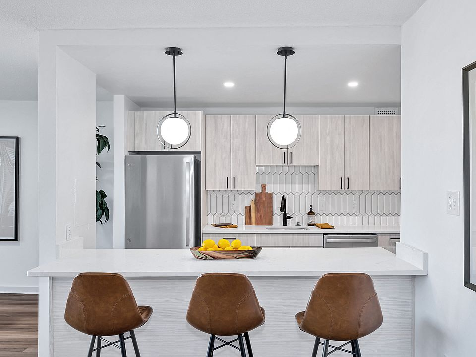 Kitchen bar seating