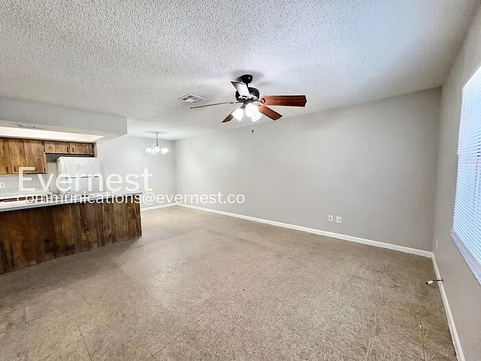 2 bed, 1.0 bath, 1100 sqft, $995 — Photo 4