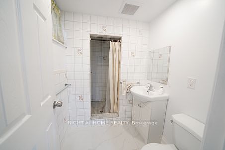 5th image of 2981 Weston Rd