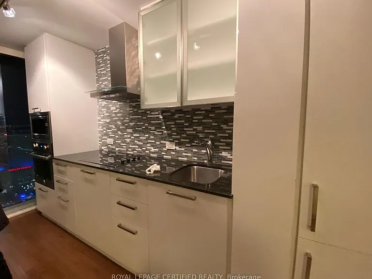 14 York St #4407 — Photo 2