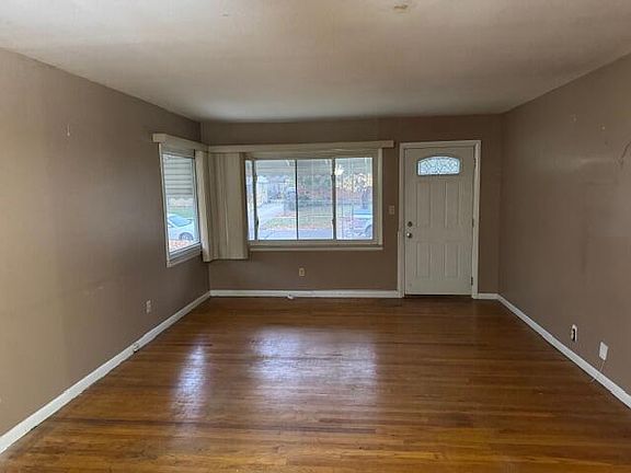 2nd image of 1109 Buick Ave