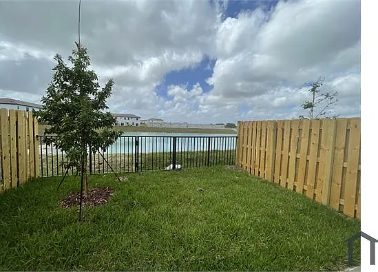 4 bed, 1600 sqft, $3,550 — Photo 2