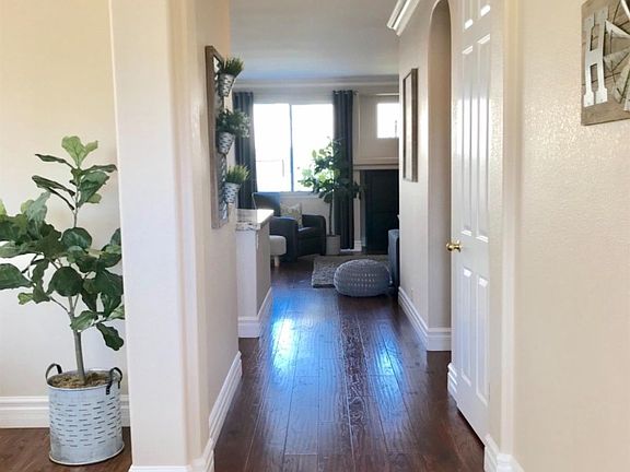 3rd image of 8373 Almadine Dr