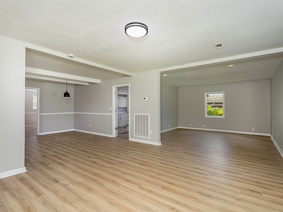 4th image of 1606 Redwood Dr