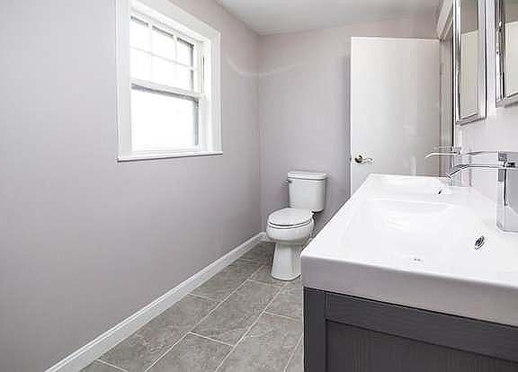 4th image of 8 Glenwood St
