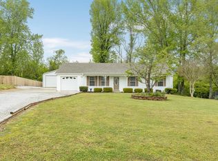 165 Shoreline Dr, Killen, AL 35645