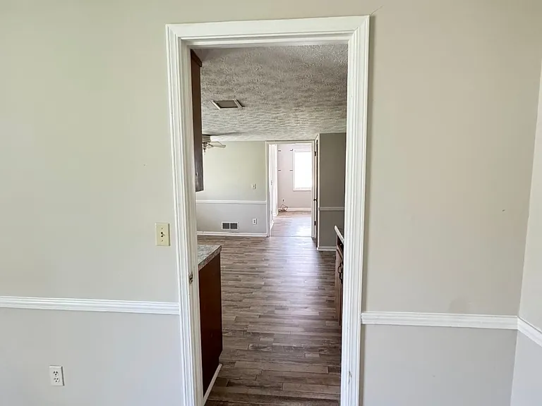 4914 Wolverton Dr — Photo 7