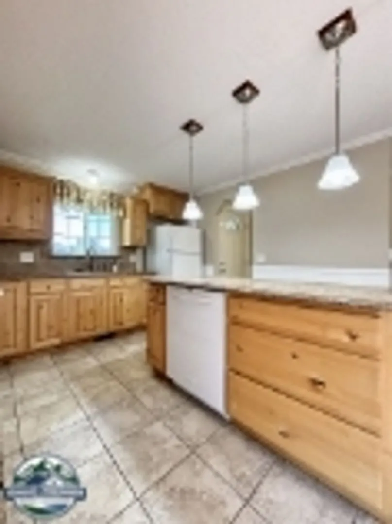 Charming 2-Bed, 1 Bath Single Family Home — Photo 4