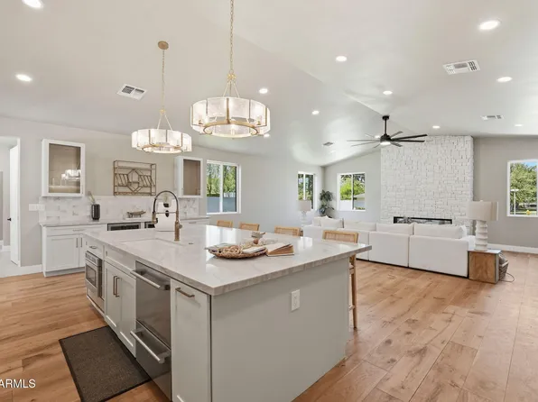 7827 N 3RD Street, Phoenix, AZ 85020