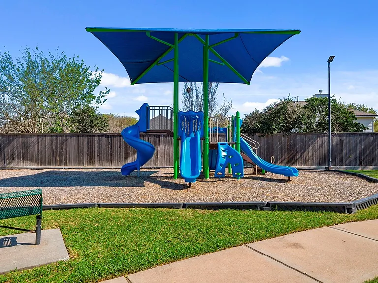 17215 Fernchase Ct — Photo 37