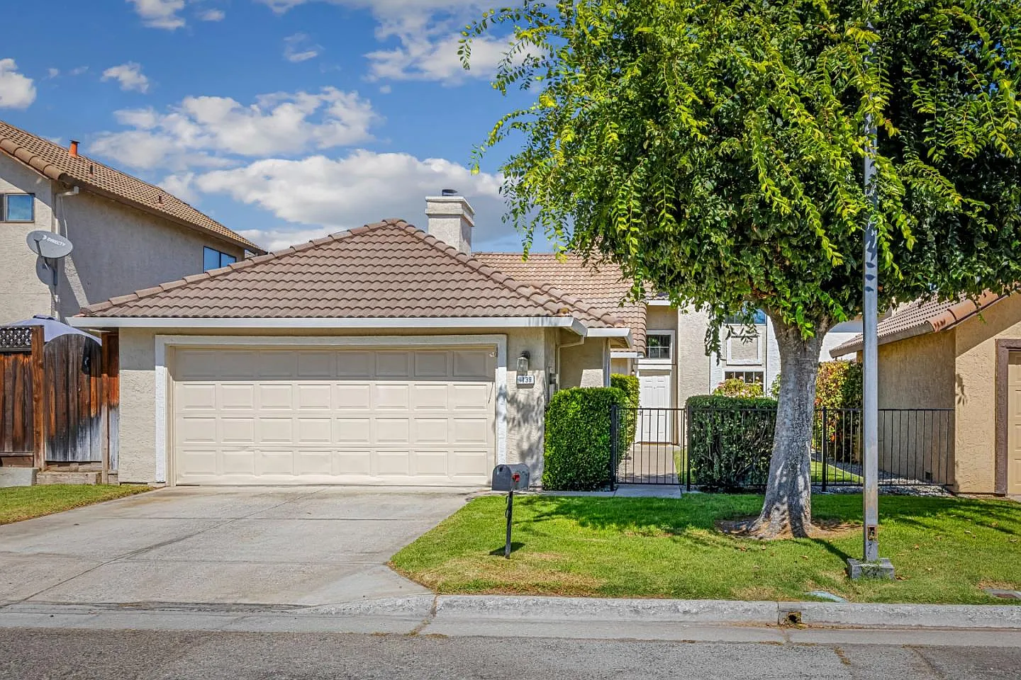 1139 Del Oro Way photo 1