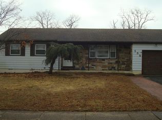 135 Leaf Ln, Toms River, NJ 08753